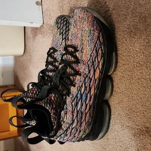Multi-colored/Size 8 NIKE LEBRON 15